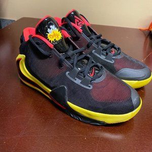 Nike Boys BQ5633-003 Zoom Freak 1 Basketball Shoes